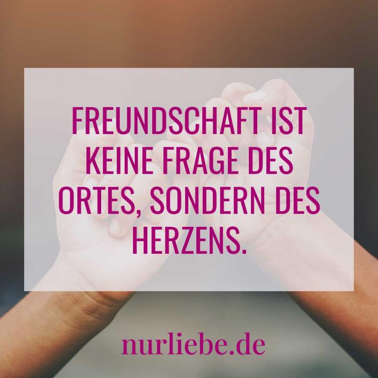 Bild zeigt Freundschaftsspruch - Freundschaft ist keine Frage des Ortes, sondern des Herzens