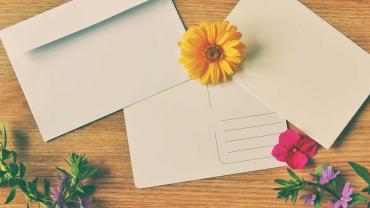 Bild zeigt Postkarte Briefumschlag Vintage